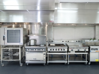 Cách chọn bếp công nghiệp inox phù hợp tối ưu dùng