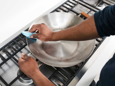 Hướng dẫn vệ sinh và đánh bóng nội thất gia công inox