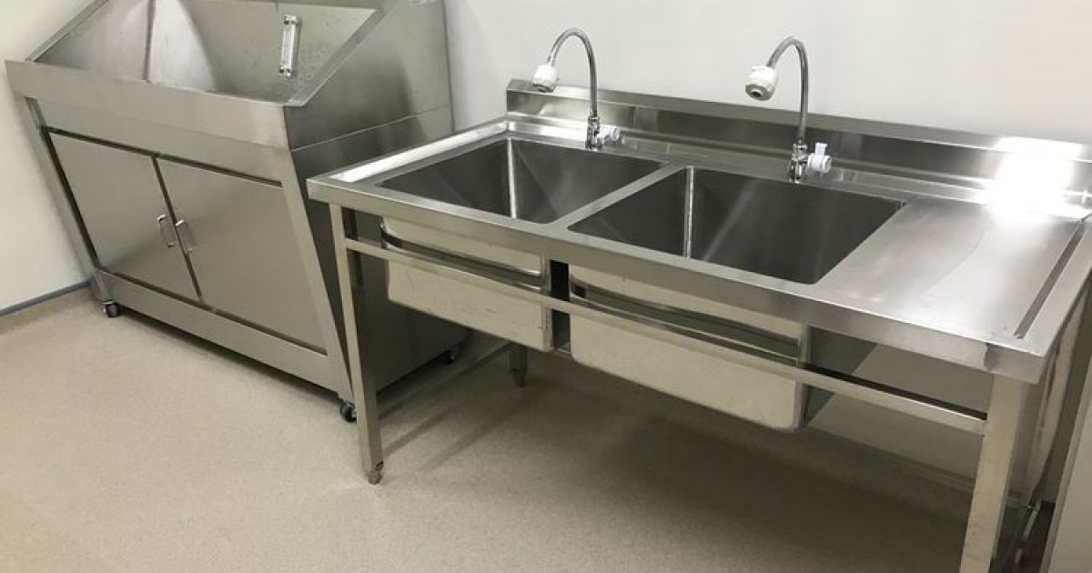 hướng dẫn vệ sinh thiết bị y tế inox đúng cách