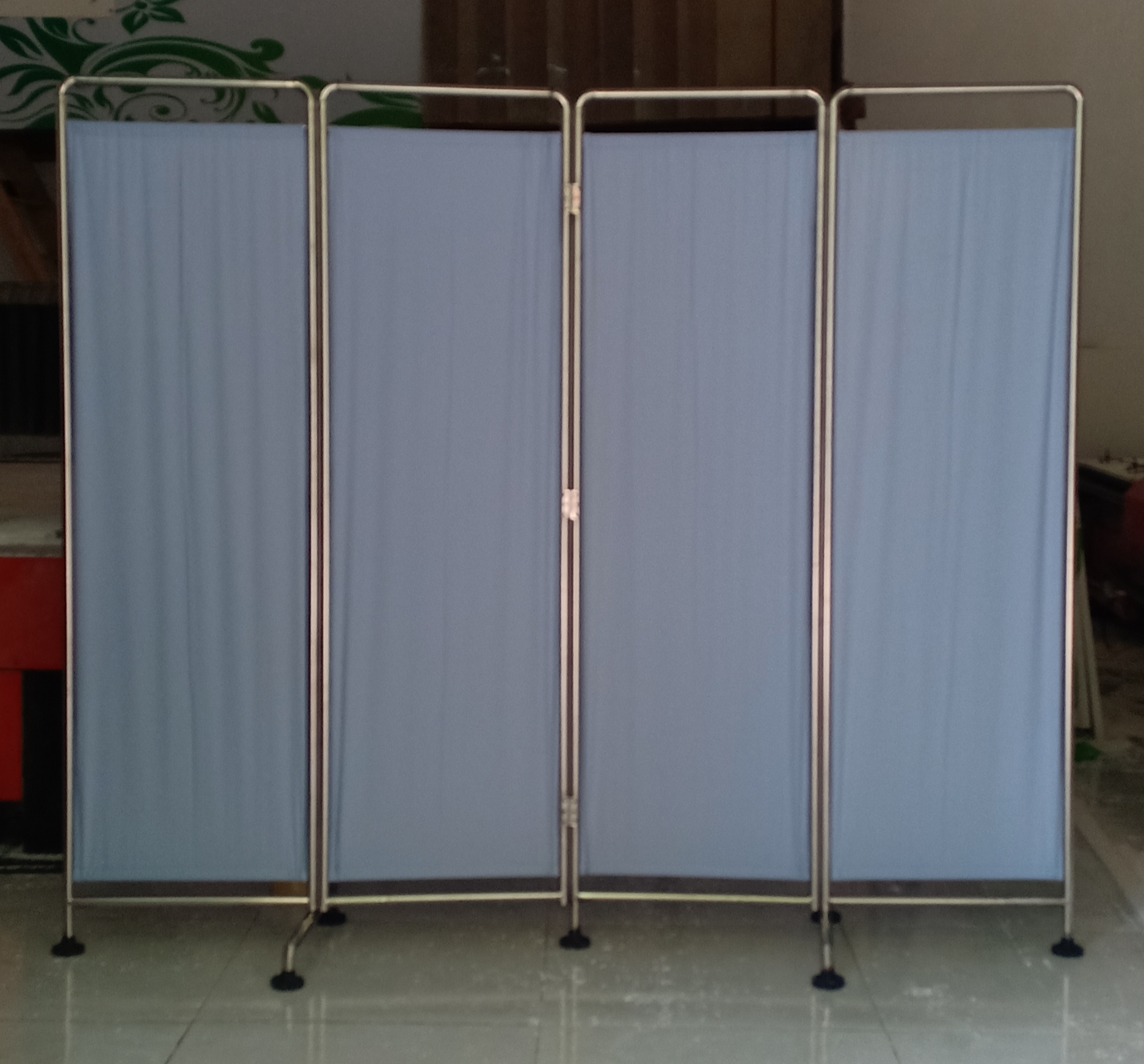 vach-ngan-benh-vien-inox-304