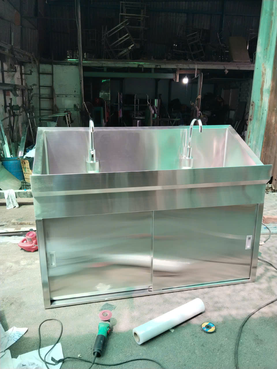 Xưởng gia công bồn inox công nghiệp tại Quận 12